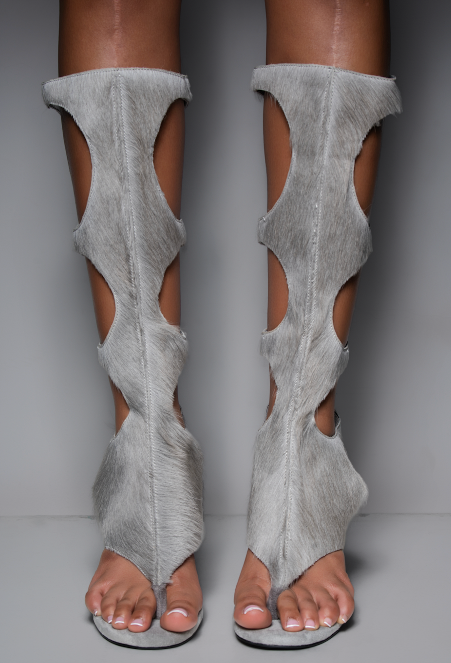 IOANNES COWHIDE THONG BOOTS - WOLF GREY