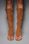 IOANNES SUEDE THONG BOOTS -ROAN BROWN